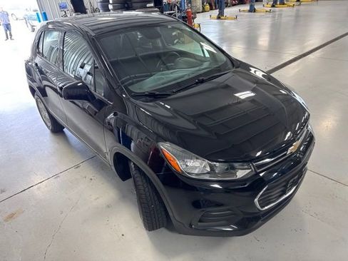 Used 2020 Chevrolet Trax LS FWD image 25