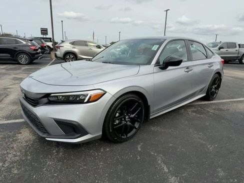Used 2023 Honda Civic Sport image 4