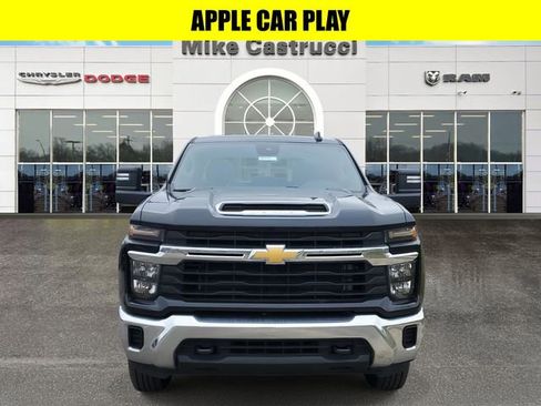 Used 2024 Chevrolet Silverado 2500 LT AWD/4WD image 2