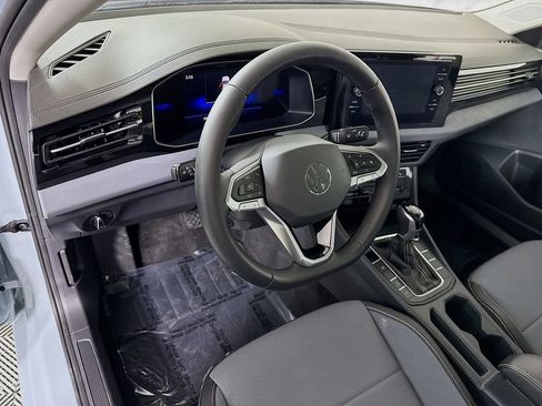 Used 2025 Volkswagen Jetta SE image 17