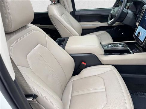 Used 2024 Ford Expedition Limited image 20