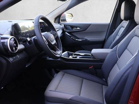New 2026 Chevrolet Equinox LT w/ Convenience Package II FWD image 4