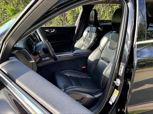 Used 2023 Volvo XC60 B6 Ultimate w/ Protection Package Premier AWD/4WD image 33