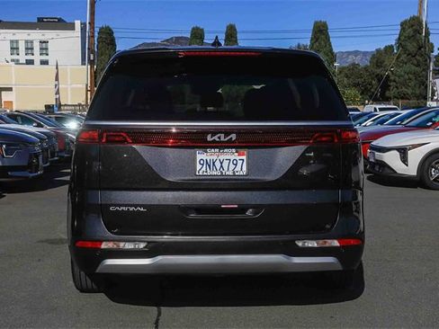 Certified 2024 Kia Carnival EX image 7