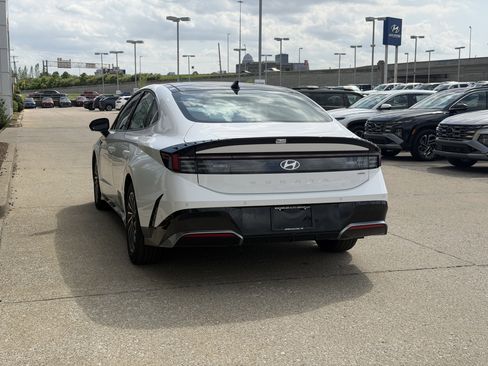 New 2026 Hyundai Sonata Limited FWD image 7