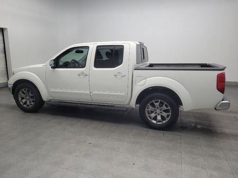 Used 2019 Nissan Frontier SL RWD image 3