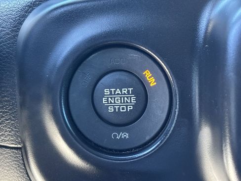 Used 2023 Jeep Wrangler Sahara image 30