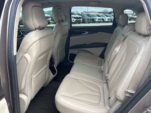 Used 2020 Lincoln Nautilus Reserve image 18