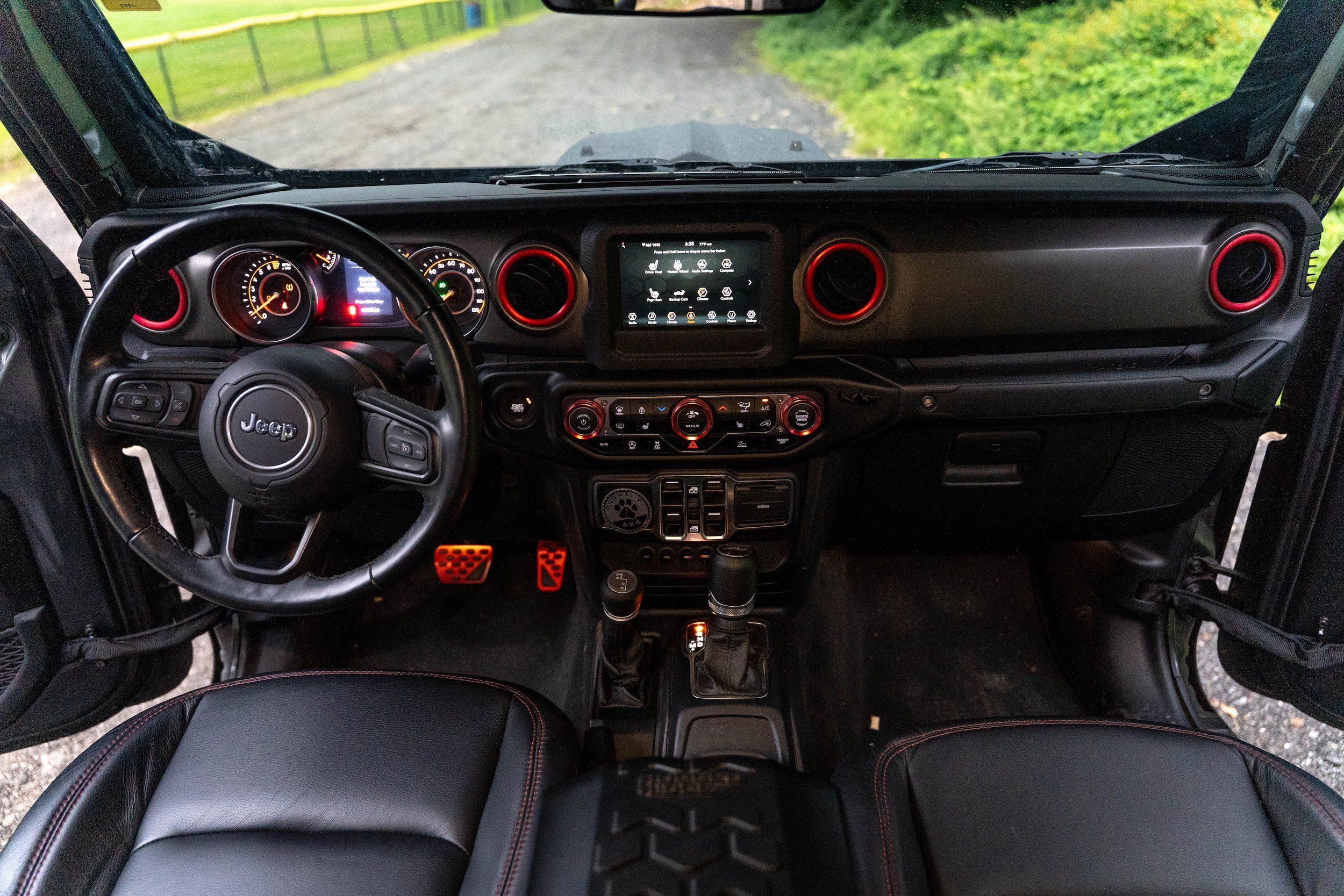 Used 2022 Jeep Gladiator Sport AWD/4WD image 14