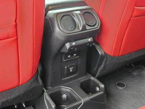 Used 2023 Jeep Wrangler Unlimited Rubicon w/ Cold Weather Group image 33