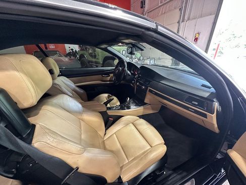 Used 2013 BMW M3 Convertible RWD image 16