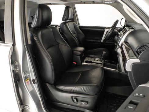 Used 2016 Toyota 4Runner Limited image 34