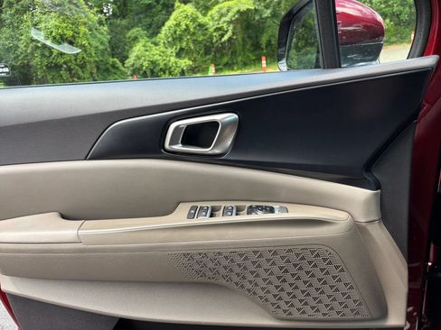 Used 2026 Kia Carnival FWD image 18