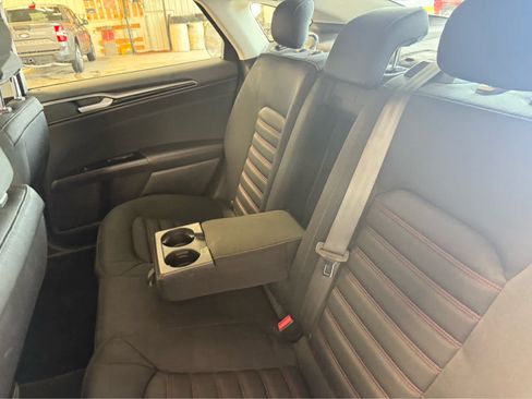 Used 2016 Ford Fusion SE FWD image 16