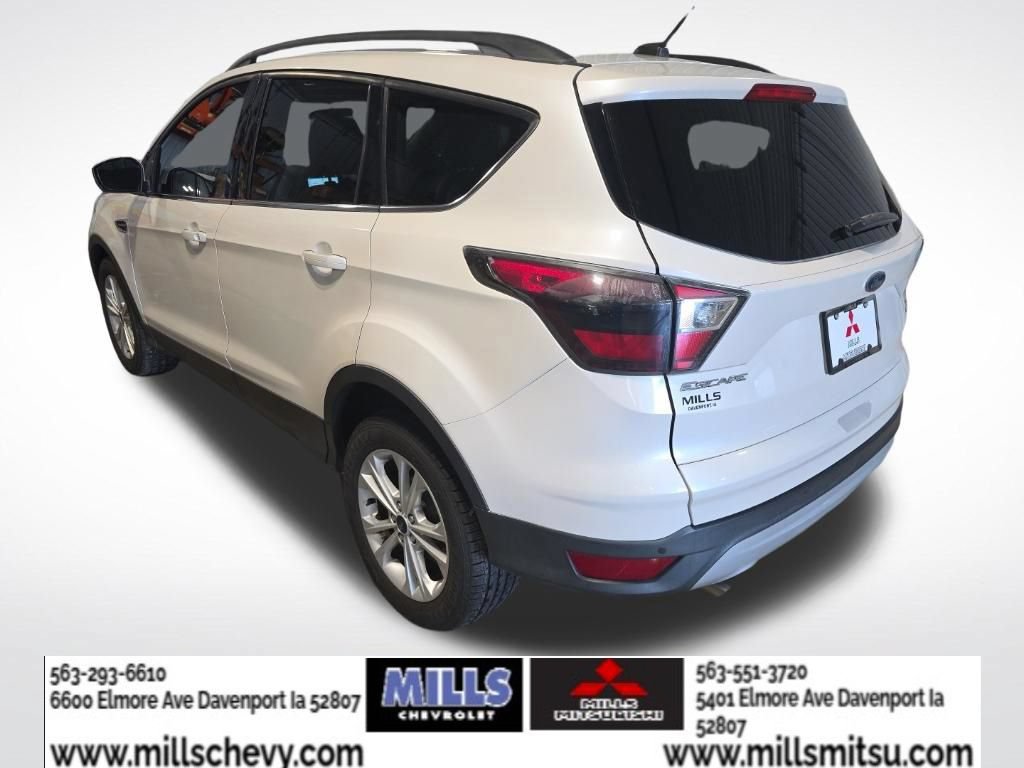 Used 2017 Ford Escape SE w/ SE Leather Comfort Package FWD image 3