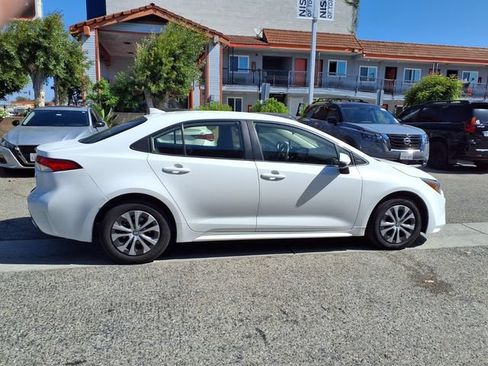 Used 2022 Toyota Corolla LE FWD image 23
