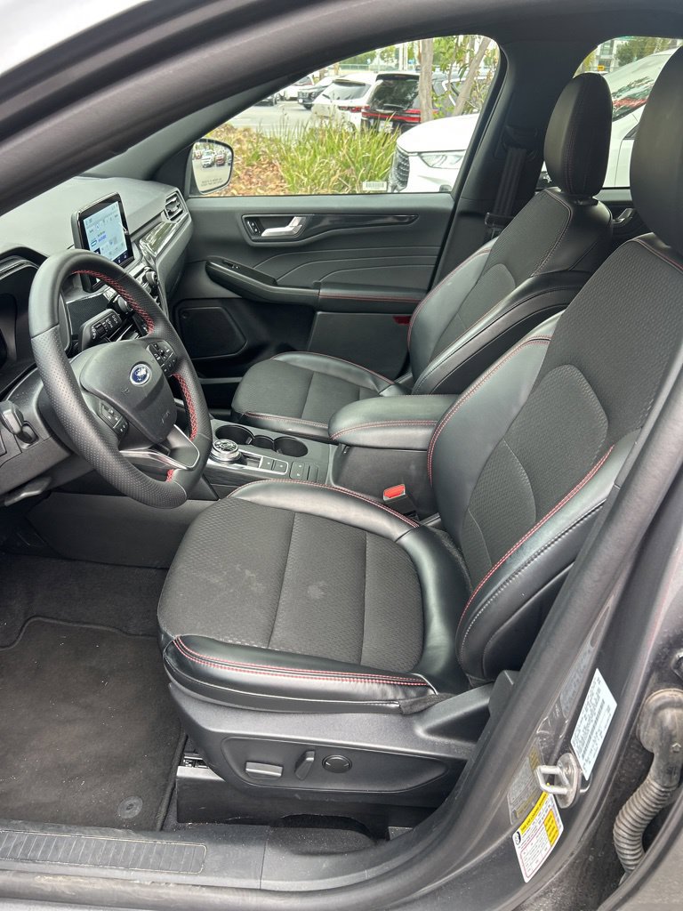 Used 2026 Ford Escape ST-Line AWD/4WD image 8