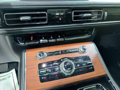 Used 2023 Lincoln Aviator Reserve image 21