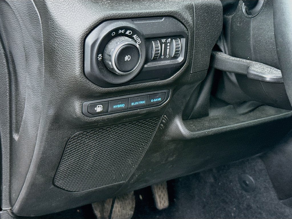 Certified 2022 Jeep Wrangler Unlimited Sahara AWD/4WD image 11