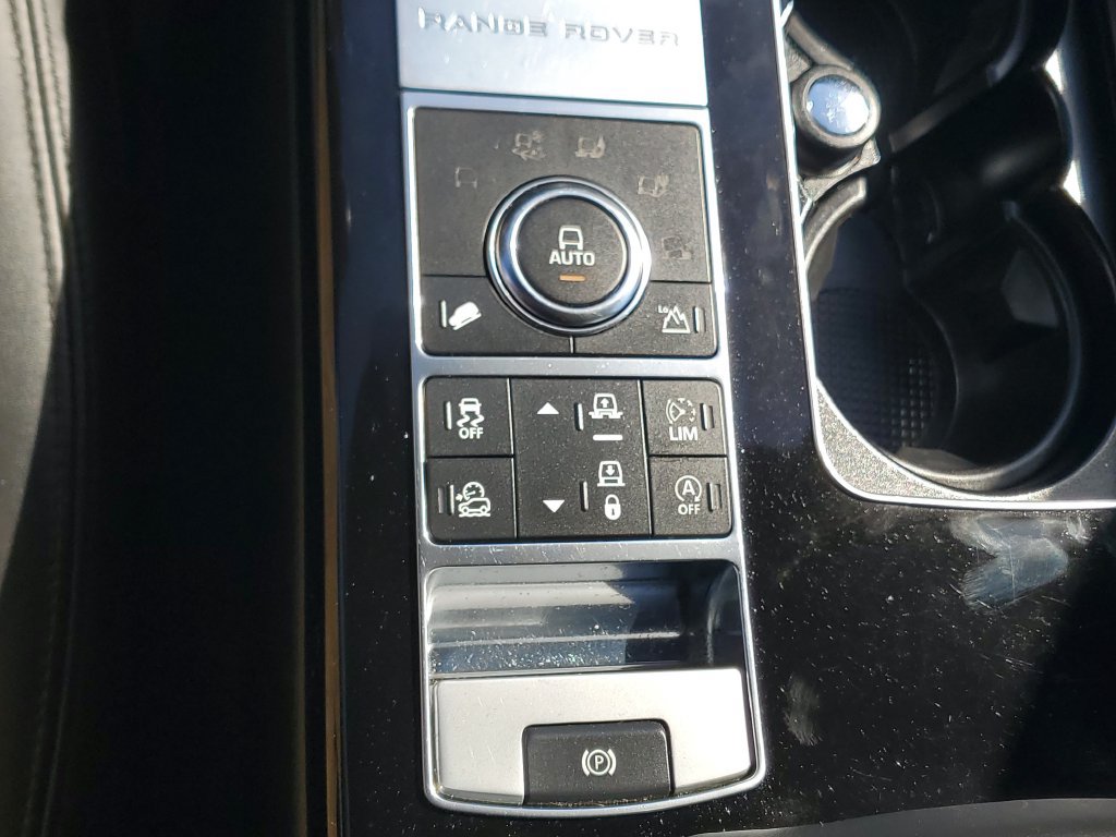 Used 2017 Land Rover Range Rover HSE AWD/4WD image 37