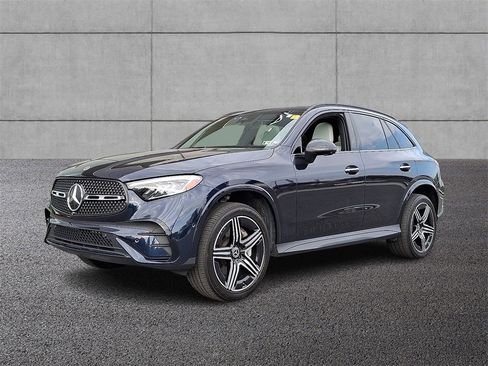 Used 2023 Mercedes-Benz GLC 300 4MATIC image 1