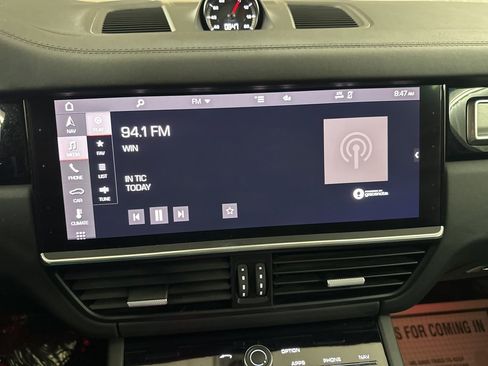 Used 2021 Porsche Cayenne Turbo image 21