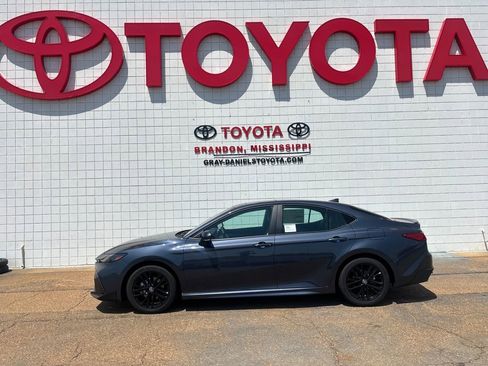 New 2026 Toyota Camry SE FWD image 5