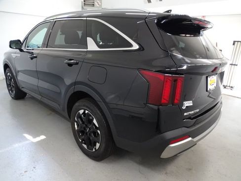 Used 2025 Kia Sorento S AWD/4WD image 20