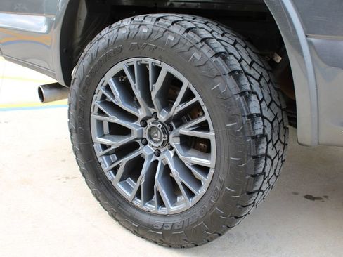 Used 2019 Ford F150 Platinum w/ Equipment Group 701A Luxury image 7