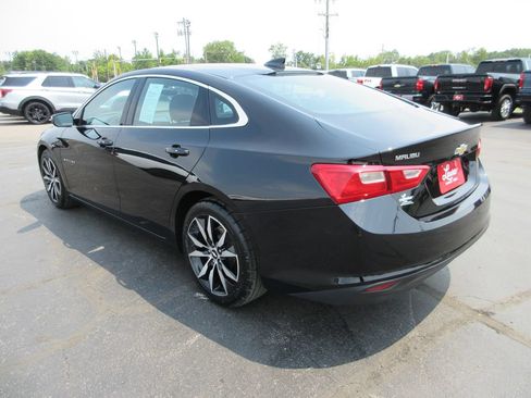 Used 2018 Chevrolet Malibu LT w/ Leather Package FWD image 8