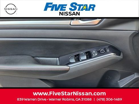 Used 2024 Nissan Altima 2.5 SR FWD image 28