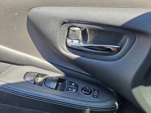 Used 2023 Nissan Murano SV w/ SV Midnight Edition Package FWD image 7