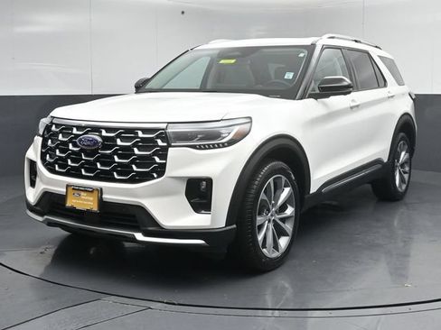 Certified 2025 Ford Explorer Platinum w/ Ultimate Package AWD/4WD image 3