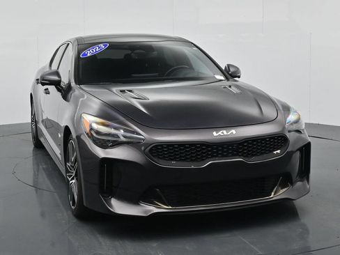 Used 2023 Kia Stinger GT2 RWD image 3
