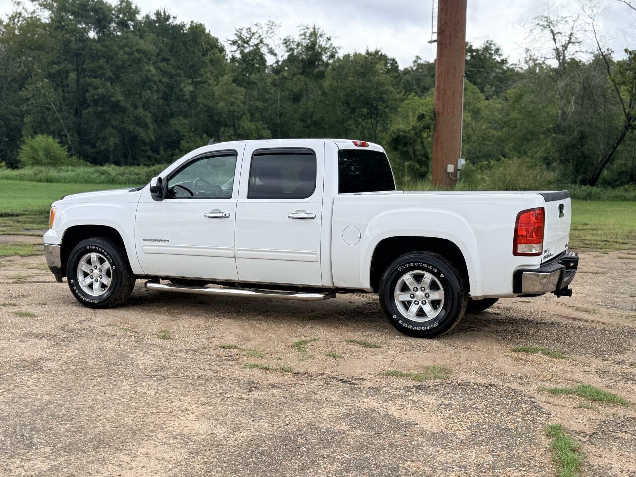 Used 2011 GMC Sierra 1500 SLE w/ Power Tech Package RWD image 3