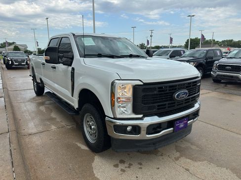 Used 2024 Ford F250 XL w/ FX4 Off-Road Package AWD/4WD image 2