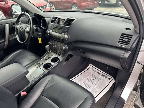 Used 2010 Toyota Highlander SE image 13