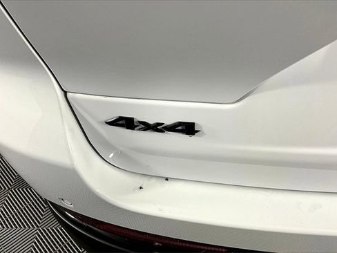 New 2025 Jeep Grand Cherokee Altitude image 9