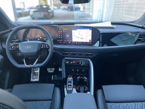 New 2025 Audi SQ5 Premium Plus image 18