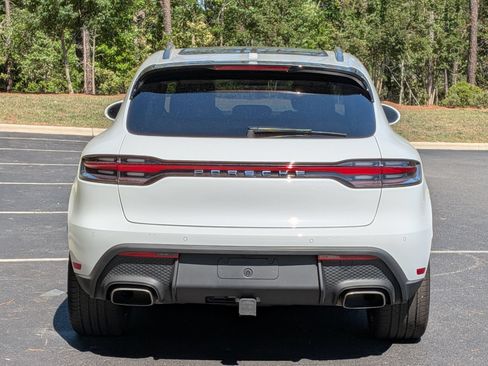 Certified 2025 Porsche Macan AWD/4WD image 28