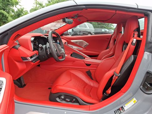 Used 2025 Chevrolet Corvette Stingray Premium Conv w/ Z51 Performance Package RWD image 11