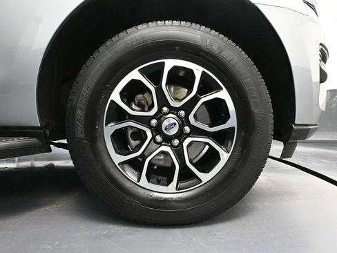 Used 2024 Ford Expedition Max XLT image 17