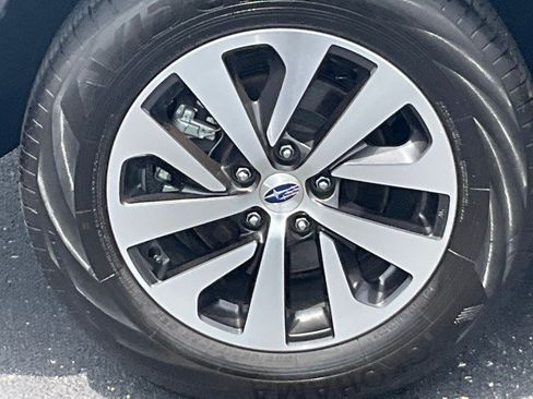 Used 2025 Subaru Outback Premium w/ Popular Package #1A AWD/4WD image 9