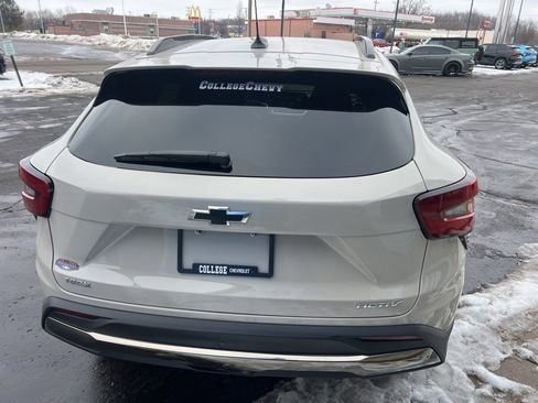 New 2026 Chevrolet Trax ACTIV w/ Driver Confidence Package image 7