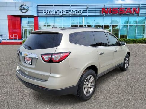 Used 2016 Chevrolet Traverse LT image 2