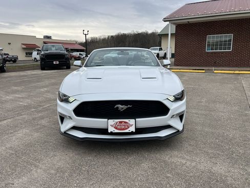 Used 2020 Ford Mustang Premium image 18