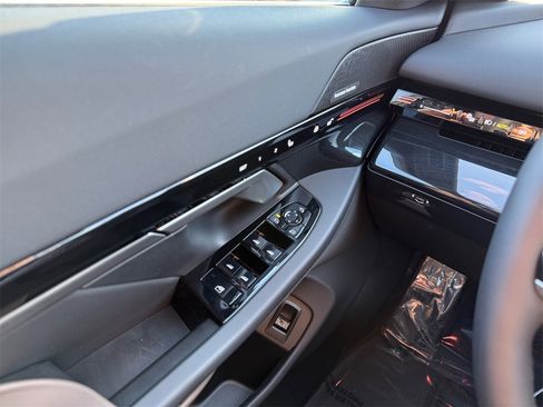 Certified 2026 BMW 530i xDrive w/ Premium Package image 29