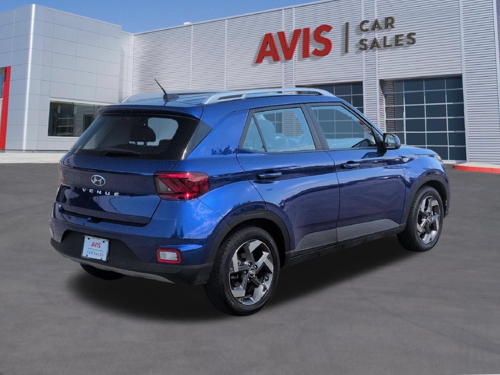 Used 2026 Hyundai Venue SEL FWD image 6