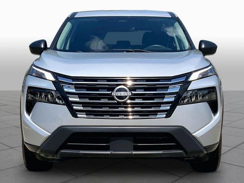 Used 2024 Nissan Rogue S FWD image 4