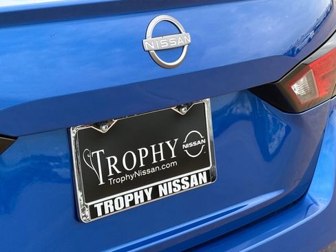 Certified 2025 Nissan Altima 2.5 SV FWD image 10